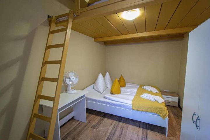 Cozy Homestay At Prague Main Station Luaran gambar