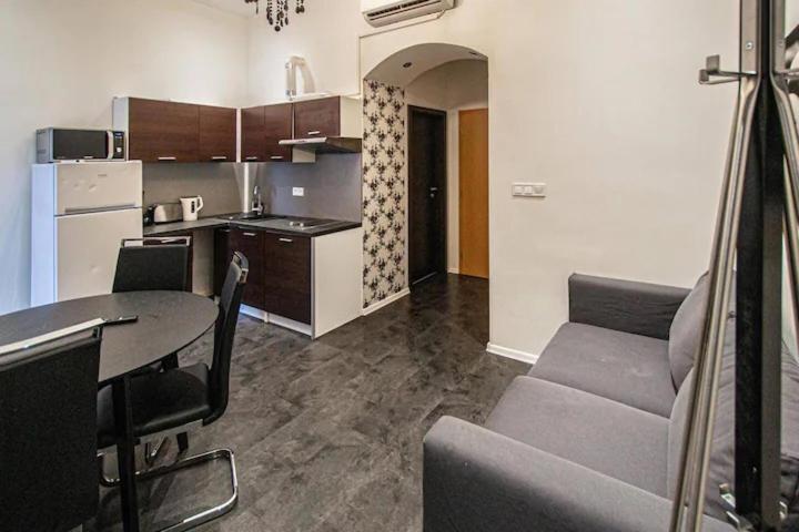 Cozy Homestay At Prague Main Station Luaran gambar