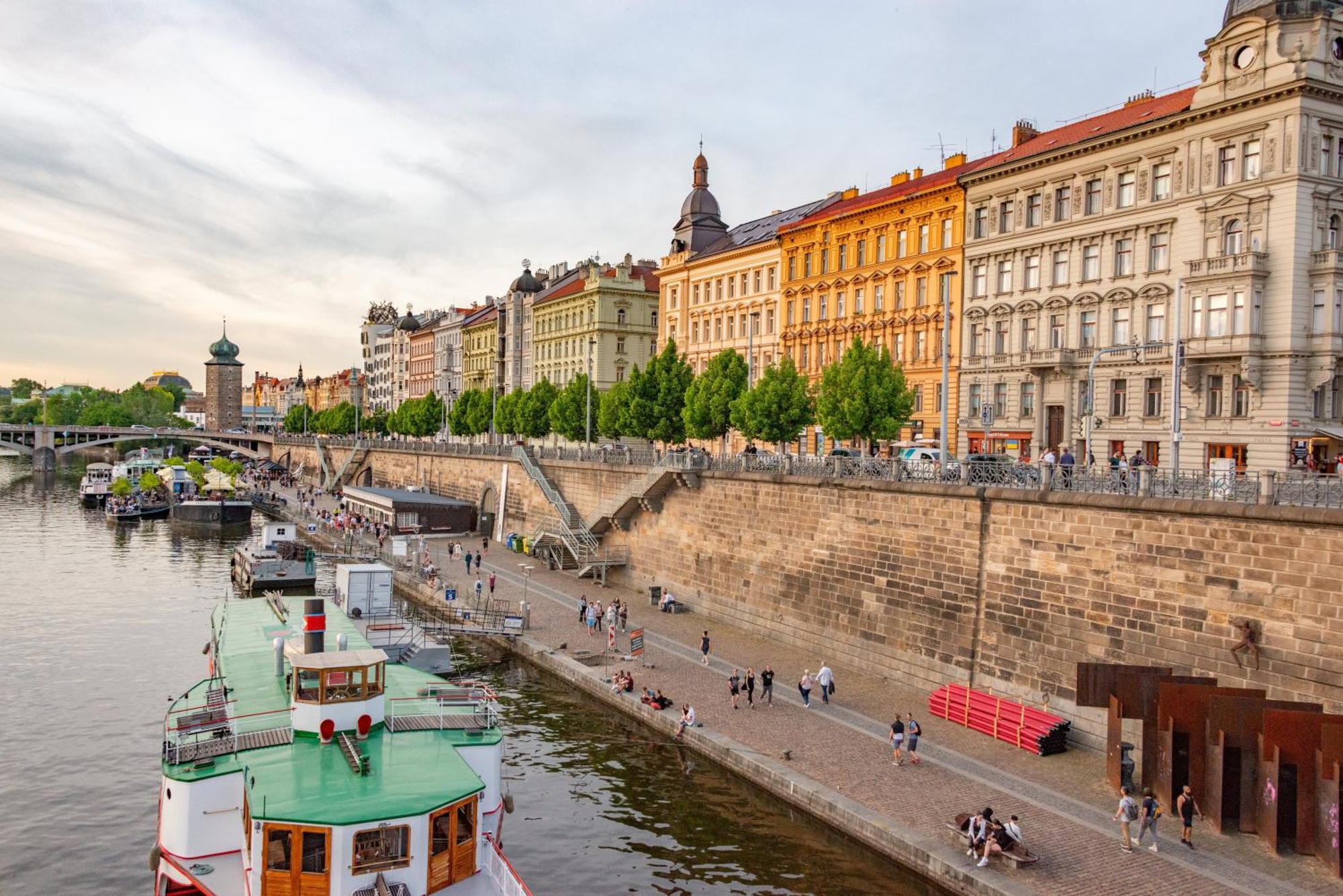 Cozy Homestay At Prague Main Station Luaran gambar