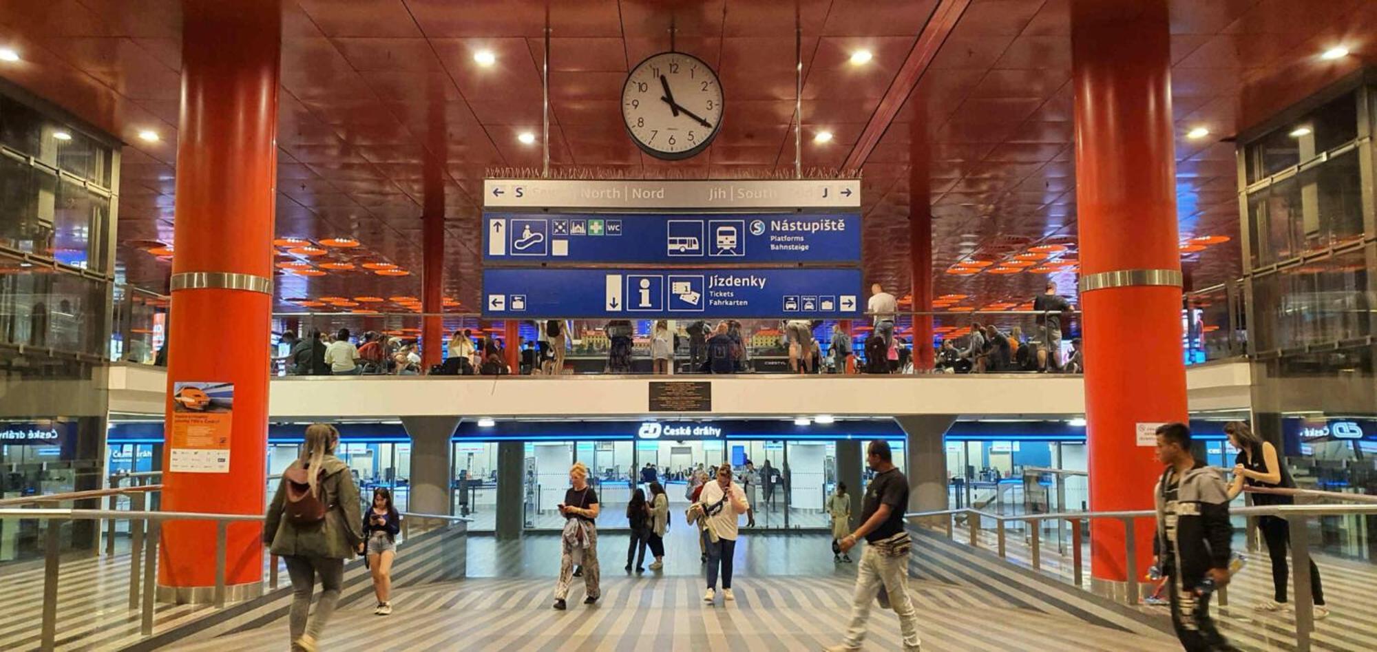 Cozy Homestay At Prague Main Station Luaran gambar